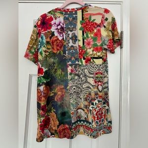 Johnny Was bright and happy floral pattern t shirt size medium